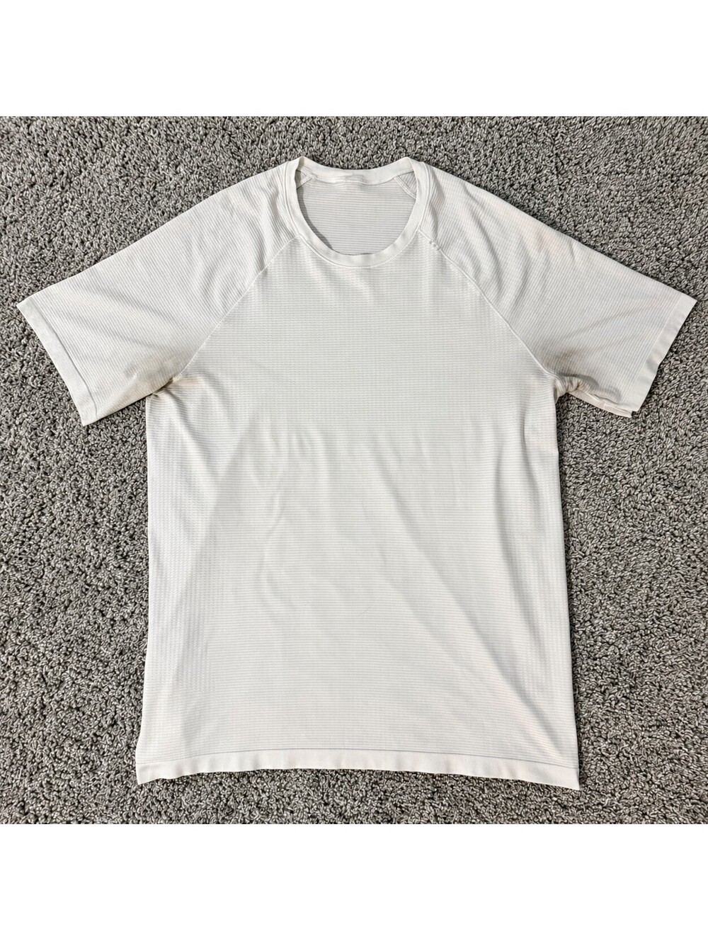 Lululemon Mens White Athletic T Shirt Medium Workout Running Gym Performance Tee